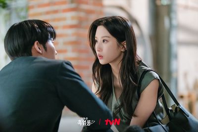 Kẻ Thù Dấu Yêu Photo