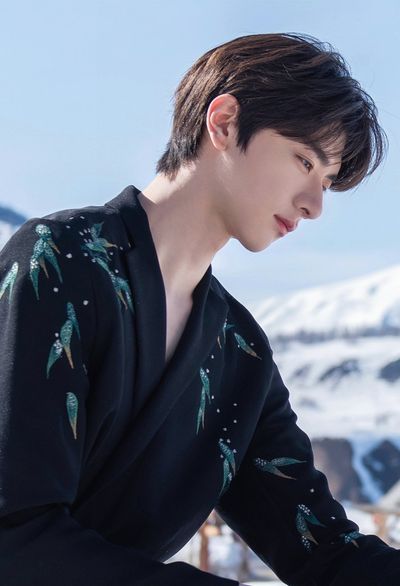 Suỵt, Quốc Vương Đang Ngủ Đông Photo