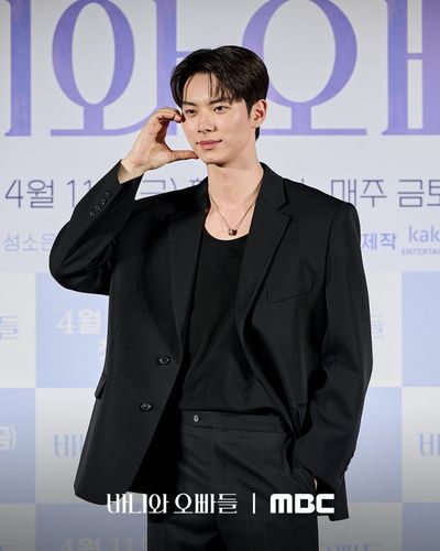 Hội Bạn Trai Của Bunny Photo