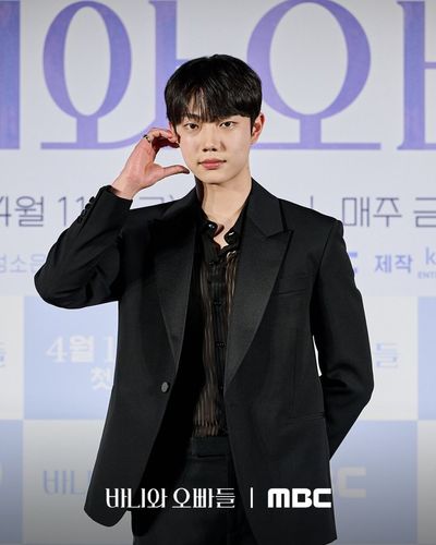 Hội Bạn Trai Của Bunny Photo