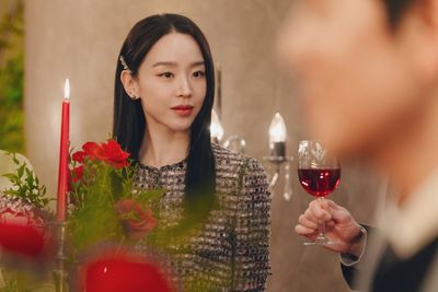  Nghệ Thuật Lừa Dối Của Sarah Photo